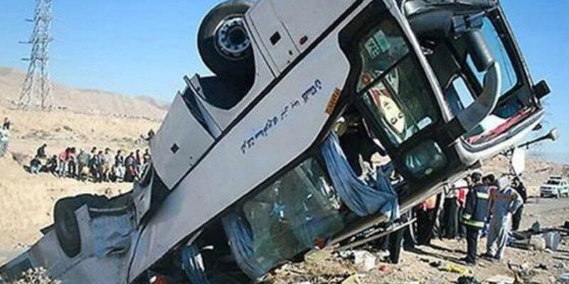 علت واژگونی اتوبوس سوادکوه
