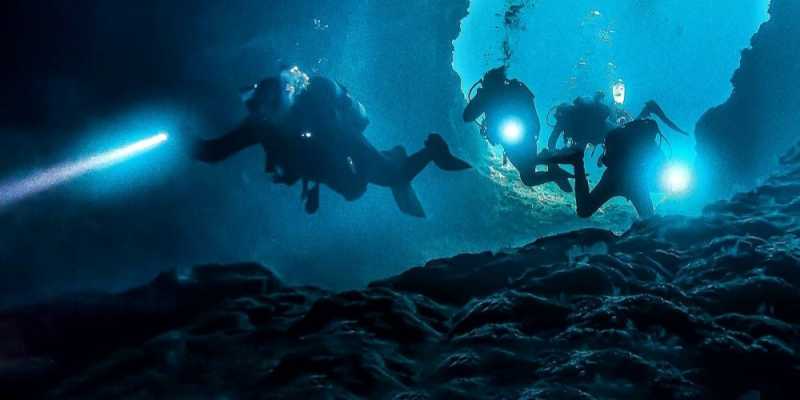 دانلود فیلم سینمایی نجات از غار - (Cave Rescue) با زیرنویس چسبیده فارسی و کیفیت عالی