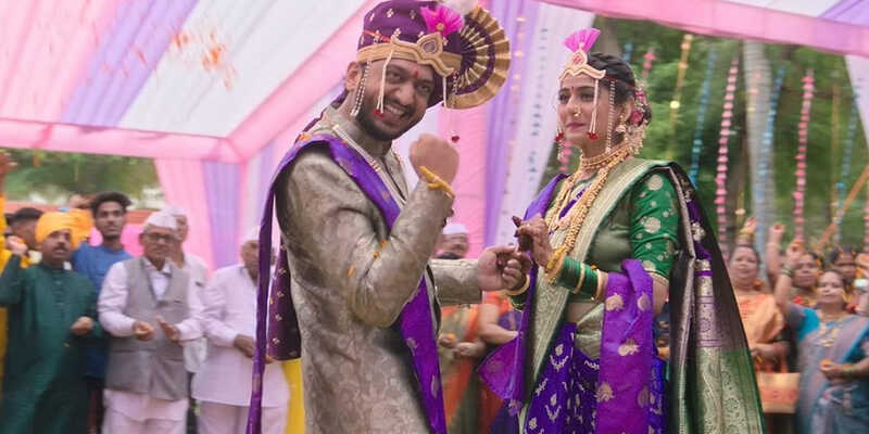 دانلود فیلم سینمایی فوس‌کلاس داب‌هاده - (Fussclass Dabhade) با دوبله فارسی و کیفیت عالی